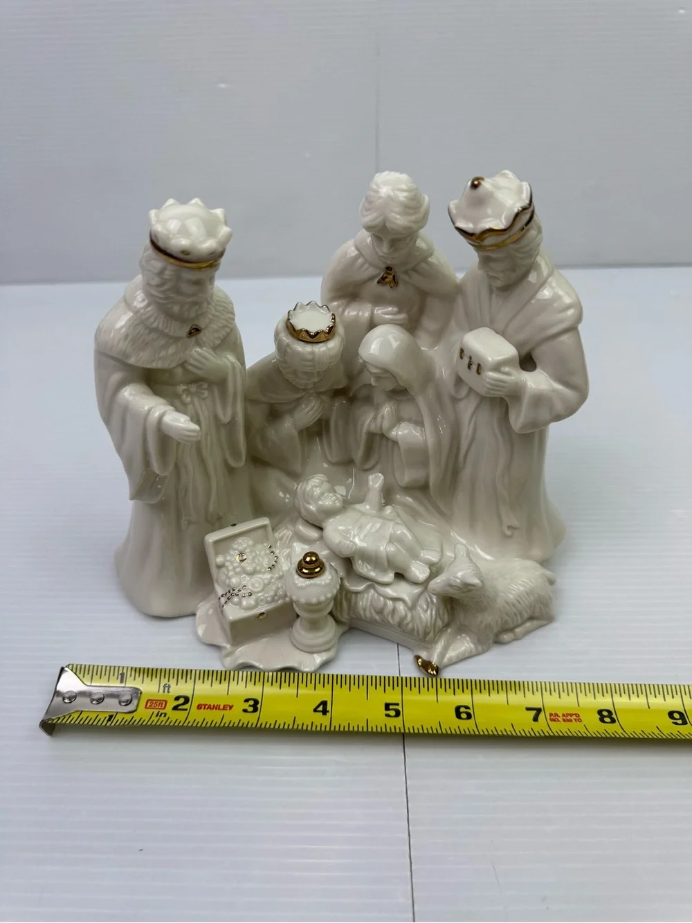 Mikasa Porcelain Nativity Holy Family Gold Trim Mary Joseph Baby Jesus FK020/950